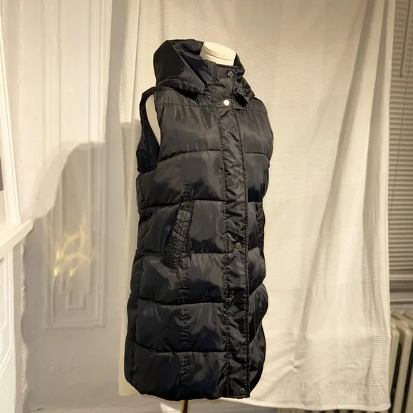 Private Label Midnight Black Puffer Vest - Picture 10 of 16
